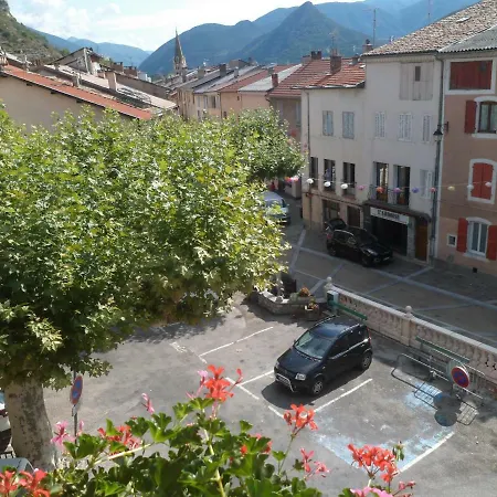 Le Moderne - Location D'appartements A La Nuitee Veynes